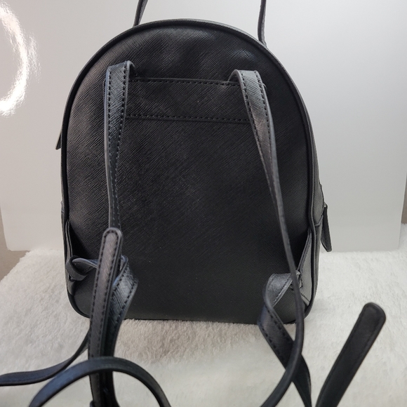 Guess Backpack in assorted same price - Picture 6 of 6